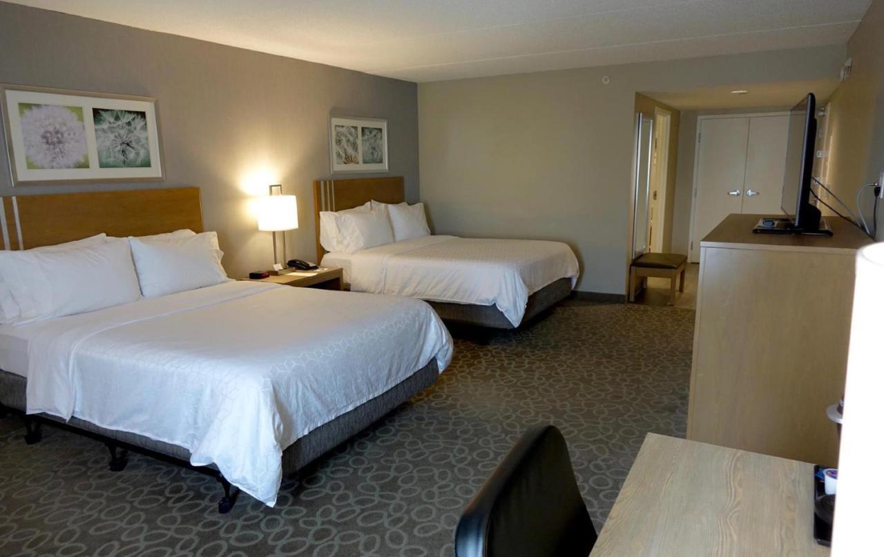 Hotel Express & Downtown - Toronto Area By Ihg 3*