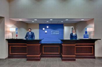 Hotel Express & Downtown - Toronto Area By Ihg